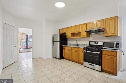 1638 Broad St, Philadelphia, PA 19145-1509