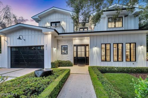4917 Odessa Ave, Van Nuys, CA 91436-1218