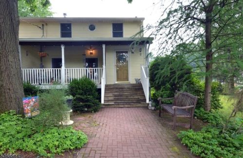 3 Holly Ct, Kinnelon, NJ 07405-1513