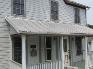 905 Johnson St, Staunton, VA 24401-4164