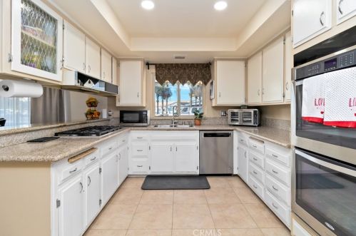 2550 Rowland Ave, Anaheim CA  92804-2271 exterior