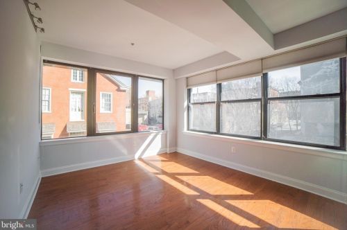 125 4th St, Philadelphia, PA 19106-3100