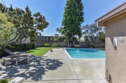 734 Fairhaven St, Anaheim CA  92801-4002 exterior