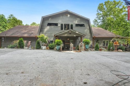 84 Duke Ct, Ellijay, GA 30540-5253