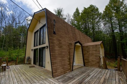 2 Sweetfern Rd, Sandown, NH 03873-2429