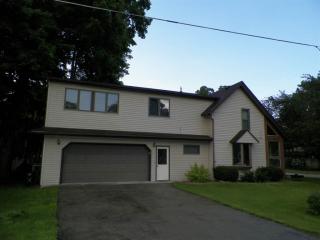 829 Jackson St, Pecatonica, IL 61063-9508