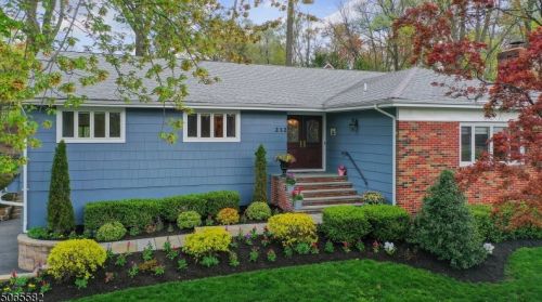 232 Juniper Way, Mountainside, NJ 07092-1713