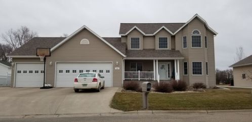 512 Eastwood Dr, Jamestown, ND 58401-6565