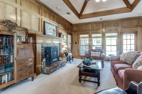 2101 Nob Hl, Carrollton TX 75006-2822 exterior