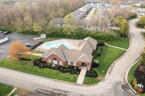 552 Aspen Glen Dr, Cincinnati OH  45244-1893 exterior
