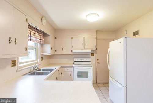 54 Sunrise Ave, Lancaster PA  17601-3942 exterior