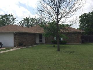 1902 Aspen Dr, Lewisville TX  75077-7511 exterior