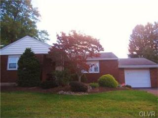 1864 Levering Pl, Bethlehem PA  18017-4161 exterior
