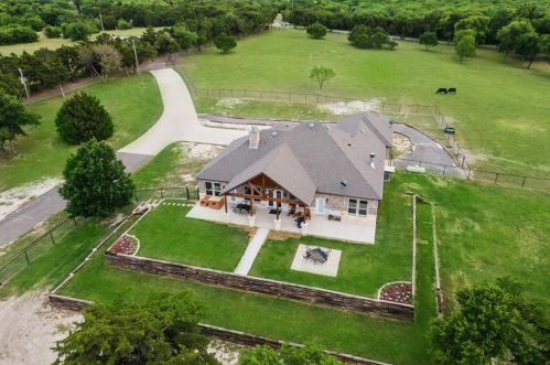 2151 Texas Plume Rd, Cedar Hill TX 75104-3602 exterior