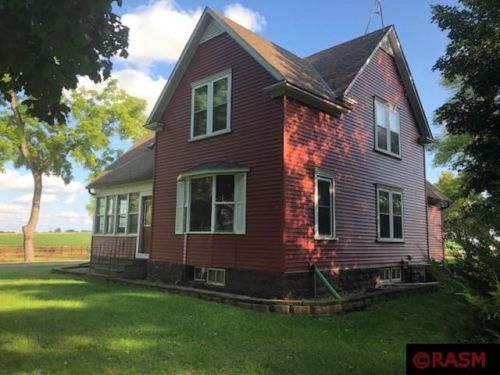32247 480th St, Kasota, MN 56050-4221