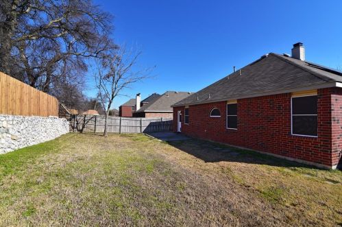 4501 Baskerville Dr, Garland TX 75043-7274 exterior