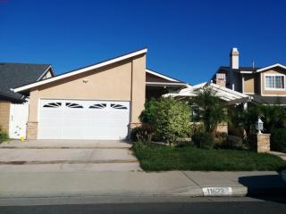 11622 Luzon St, Cypress, CA 90630-5671