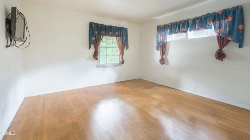 3213 Park Vis Dr, Glendale CA 91214-3355 exterior