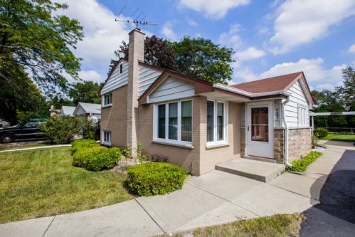 9007 Greenwood Ave, Niles, IL 60714-1417