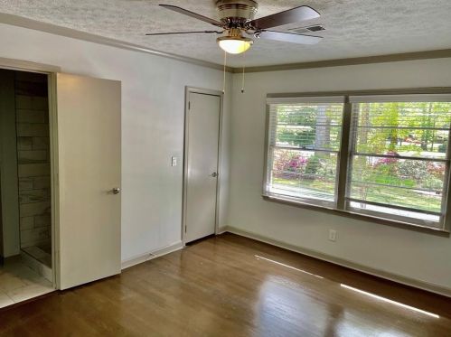 2313 Clairmont Rd, Atlanta GA  30329-3327 exterior
