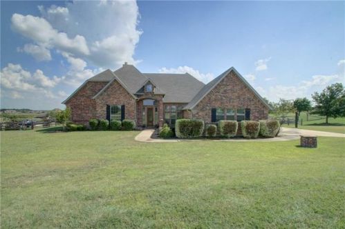 4600 Bucking Bronc Dr, Fort Worth, TX 76126-6434