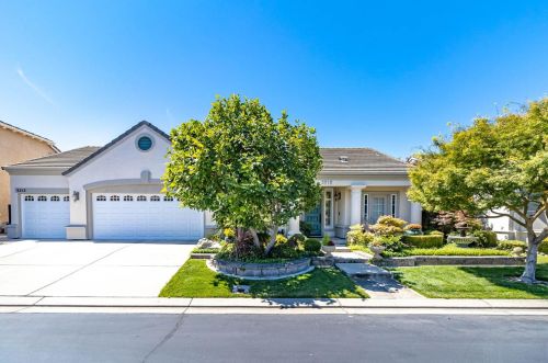 3212 Jonathan Ln, Modesto, CA 95355-8205