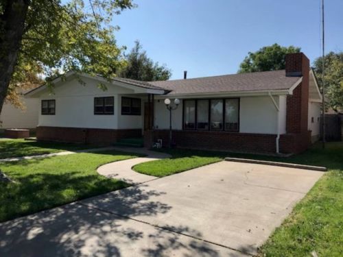 513 St Anthony St, Lakin, KS 67860-6004