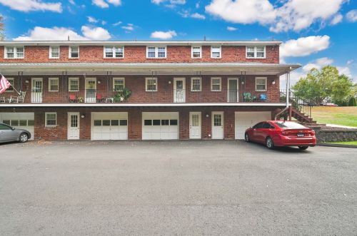 201 Regan Rd, Vernon CT  06066-2868 exterior