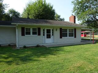 201 Lincoln St, Brushy, IL 62935-1325