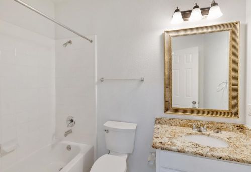 950 Grn Pond Dr, Garland TX 75040-1075 exterior