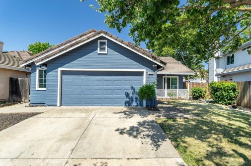 9428 Plainoak Way, Elk Grove, CA 95758-7933