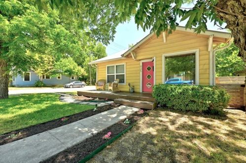 925 50th St, Austin TX  78751-2703 exterior