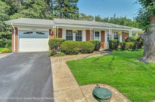 68 Franklin Ln, Lakehurst, NJ 08759-6341