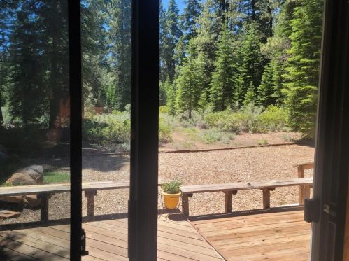 11765 Silverfir Dr, Truckee CA  96161-3211 exterior