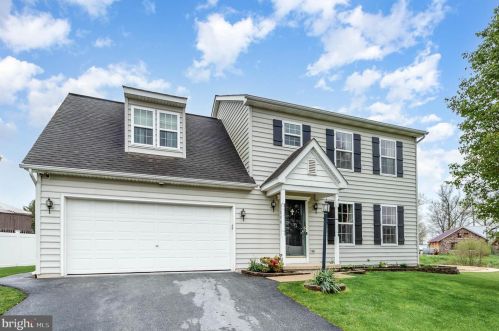 235 Jewel Dr, York, PA 17404-8292