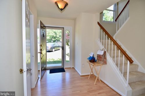 7701 Bristol Square Ct, Springfield, VA 22153-3100