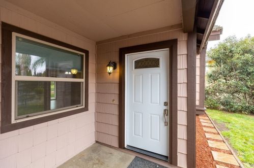 8205 Tamarind Ln, Riverside CA  92509-5181 exterior