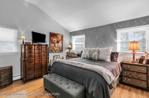 37 Walnut Ave, Tinton Falls NJ 07701-6132 exterior