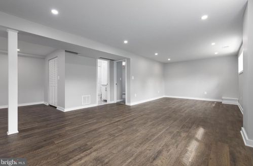 7119 Kerr Dr, Springfield VA  22150-3635 exterior