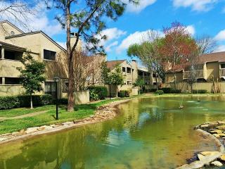 3642 Ocee St, Houston TX  77063-5448 exterior