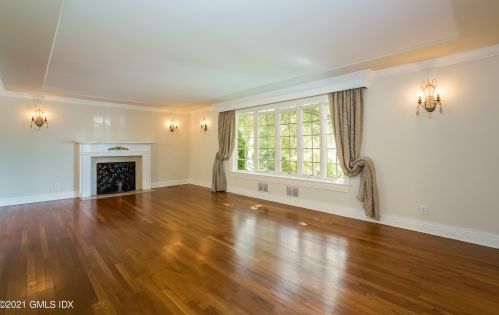 25 Bayside Ter, Riverside CT  06878-1617 exterior
