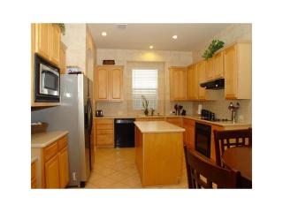 3905 Kenwood Dr, Lewisville TX  75022-2864 exterior