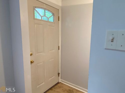 5779 Hillside Ave, Atlanta GA  30340-4325 exterior