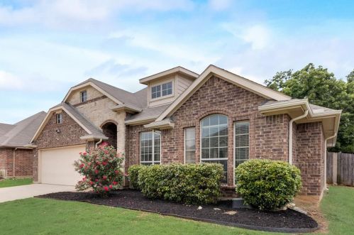 1713 Abaco Dr, Midlothian, TX 76063-8559
