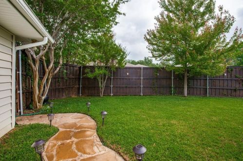 6507 Clearhaven Cir, Dallas TX  75248-4019 exterior