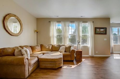 1403 Lighthouse Ln, Pingree Grove IL  60140-2076 exterior