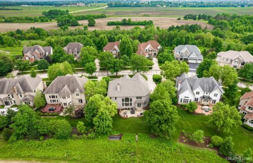 2265 Kane Ln, Batavia, IL 60510-8985