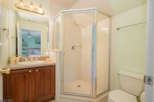 33 Roc Etam Rd, Dover NJ  07869-2427 exterior
