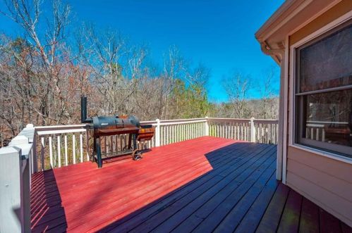 542 Peaceful Valley Dr, Cleveland GA  30528-4250 exterior