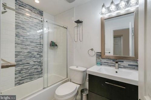 67 Argyle Ave, Blenheim NJ  08012-4564 exterior